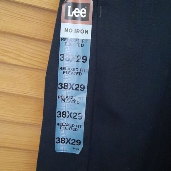 Lee NWT No Iron Navy Pleated Front 4 Pocket Dress Pants Size 38×29 - Picture 4 of 8